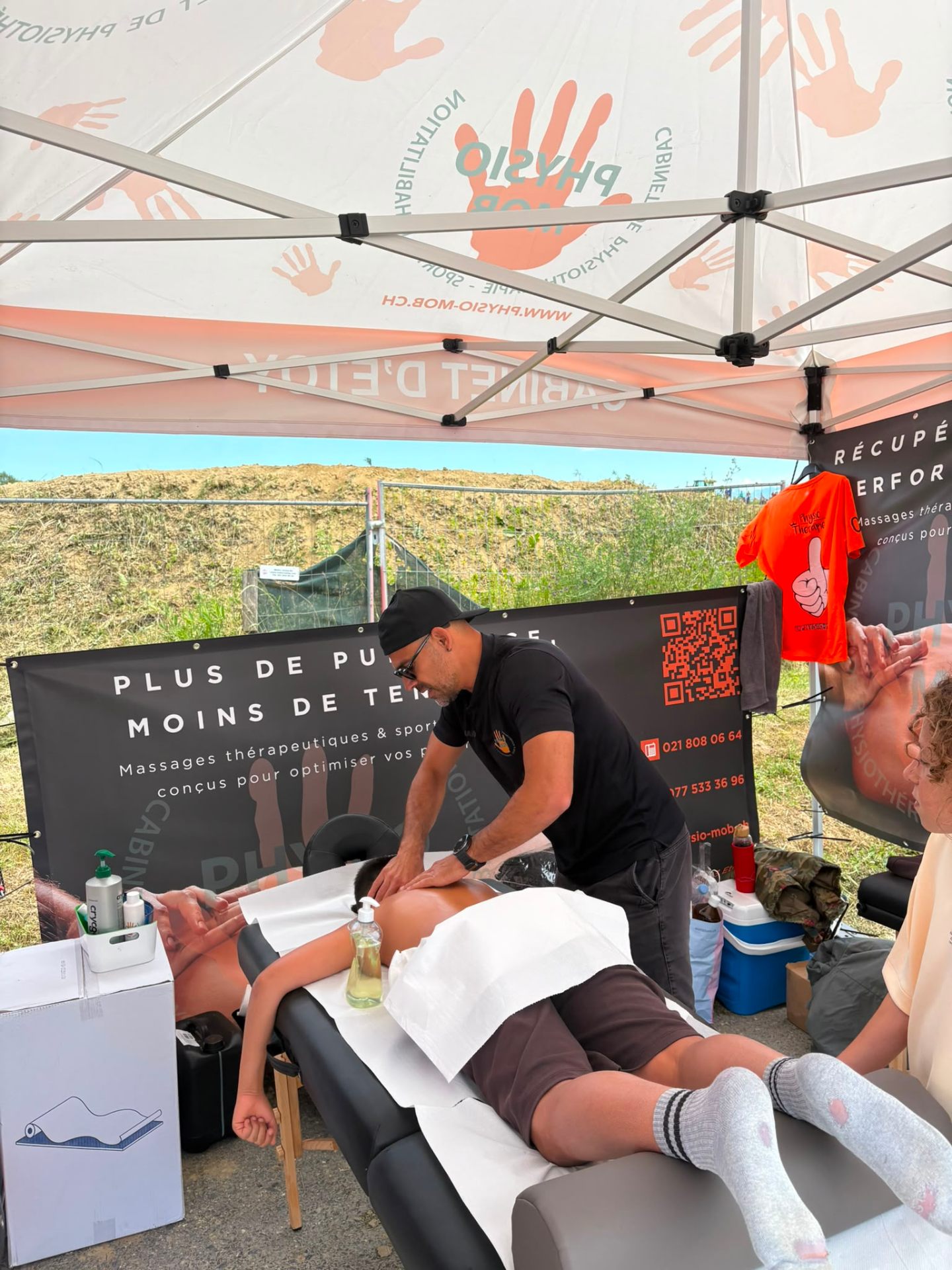 Récupération après-course au stand PhysioMob